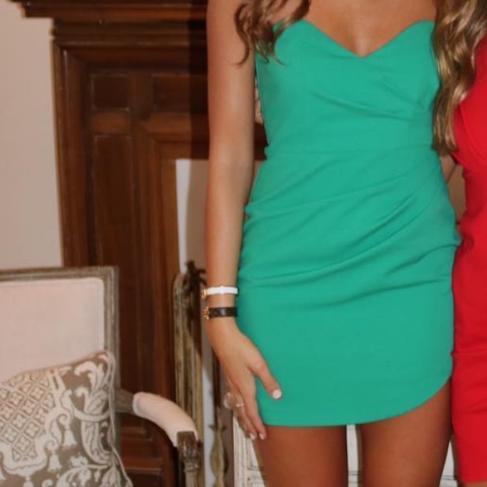 Chic Sleeveless Green Mini Dress